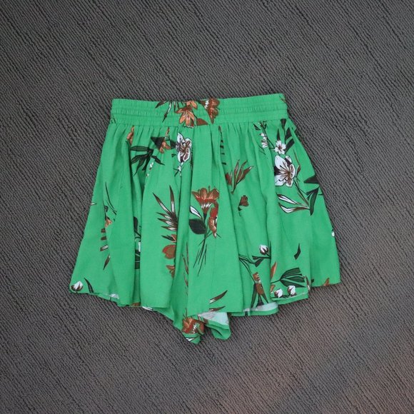 NEW XIX Palms Hana Top and Short Set - Picture 11 of 12